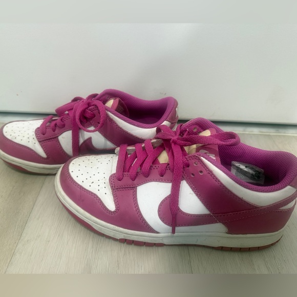 NIKE women’s dunks - LOW 6Y - Picture 2 of 7